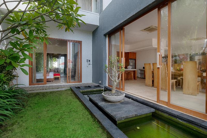 Kutus Kutus Keramas Villa