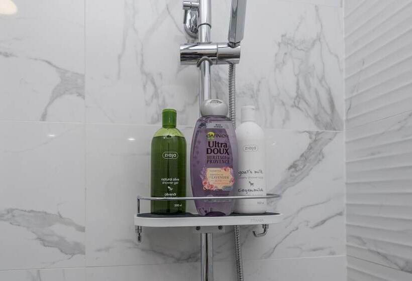 Пансион Gallery Rooms With Parking