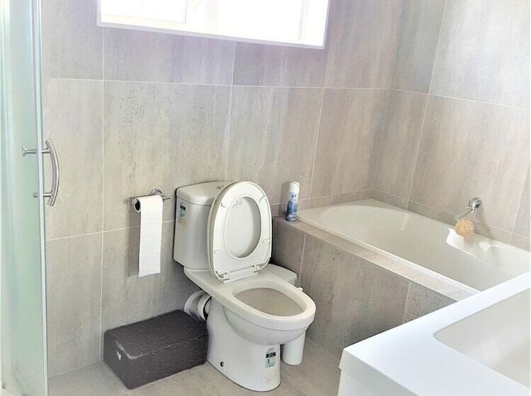 پانسیون Sylvia Park House