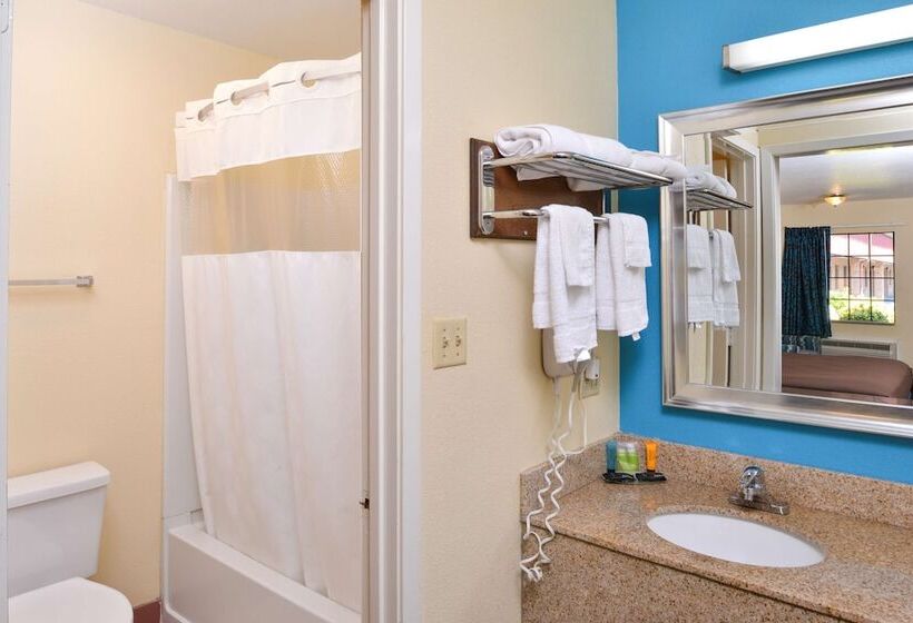 ホテル Americas Best Value Inn Batesville