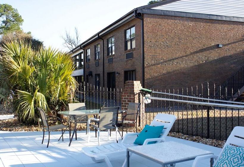 فندق At Home Inn   Pensacola