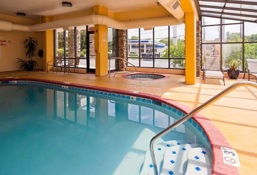 هتل Best Western Knoxville Suites  Downtown