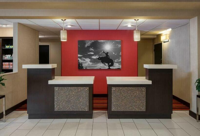 בית מלון כפרי Spark By Hilton Denver International Airport