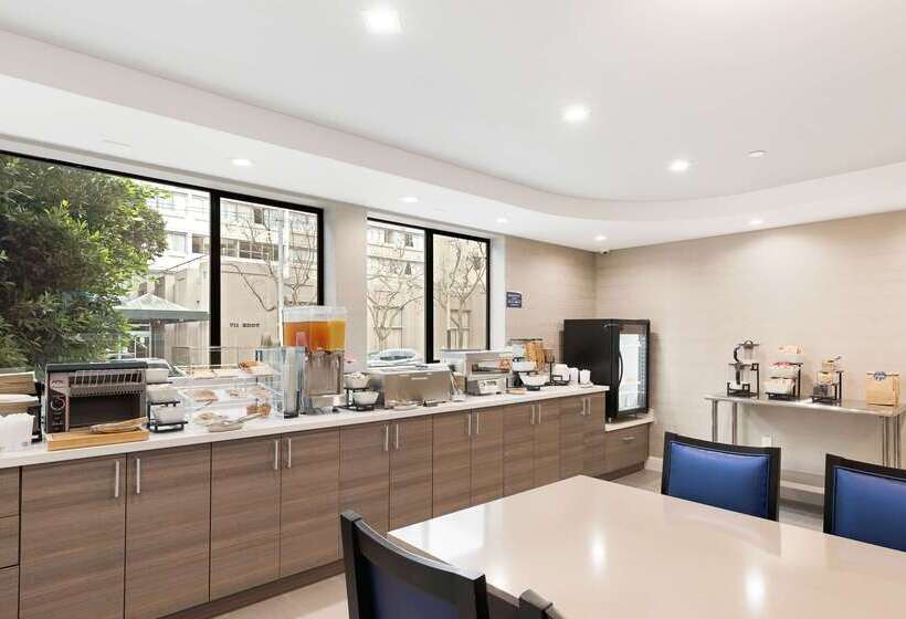 فندق Best Western Red Coach Inn