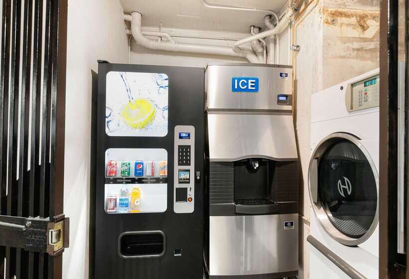 فندق Best Western Red Coach Inn