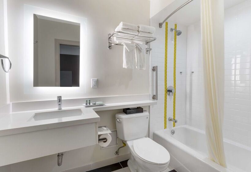 فندق Best Western Red Coach Inn