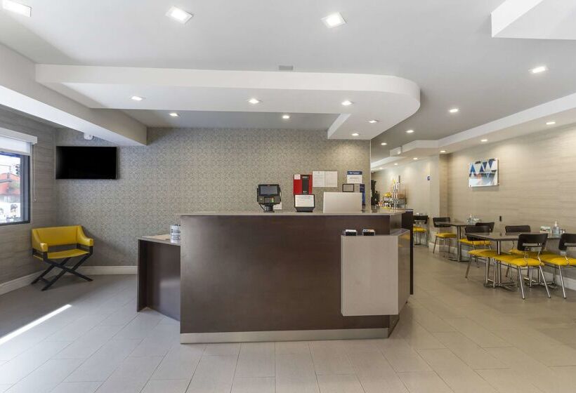 فندق Best Western Red Coach Inn