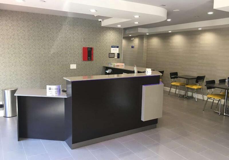 فندق Best Western Red Coach Inn