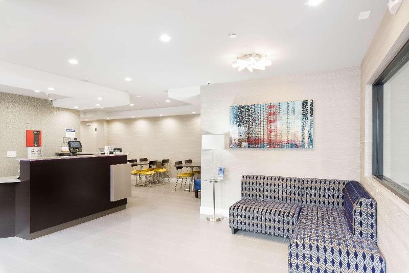 فندق Best Western Red Coach Inn