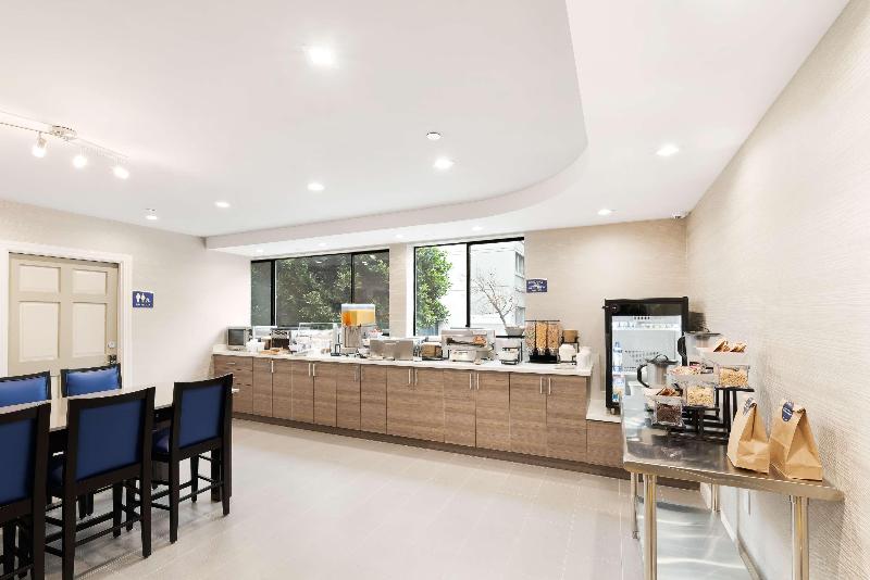 فندق Best Western Red Coach Inn