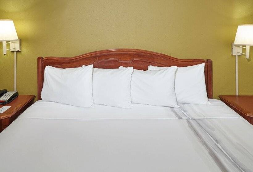 هتل Chicago Lake Shore