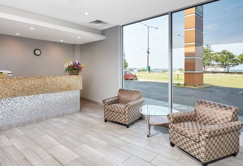 هتل Chicago Lake Shore