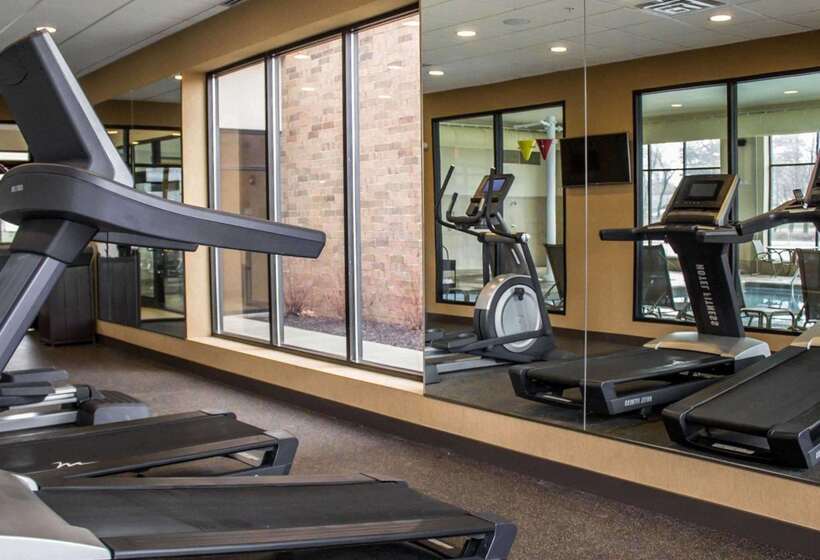 فندق Comfort Inn & Suites