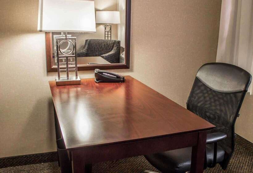 فندق Comfort Inn & Suites