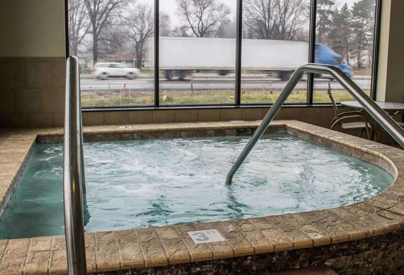 فندق Comfort Inn & Suites