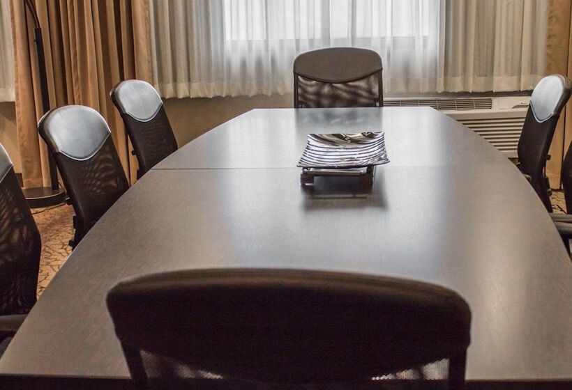 فندق Comfort Inn & Suites