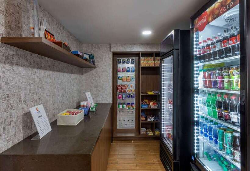 هتل Comfort Inn & Suites Nashville Downtown   Stadium