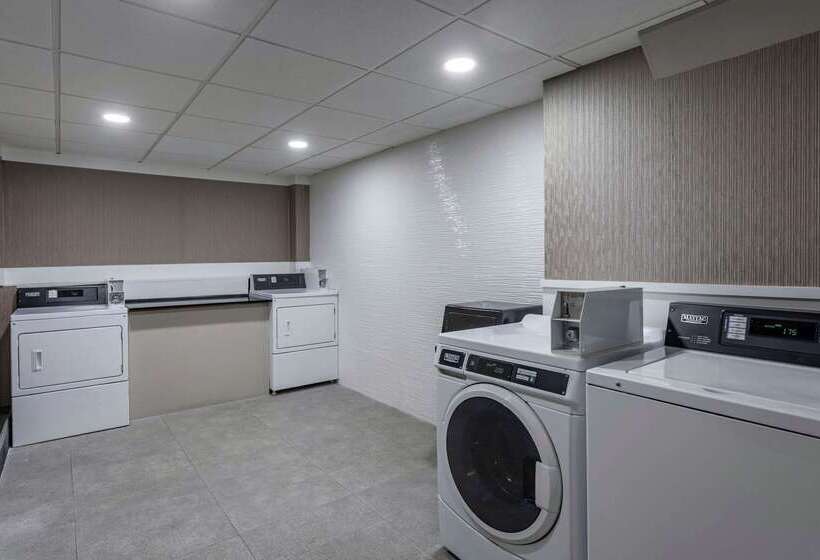 هتل Comfort Inn & Suites Nashville Downtown   Stadium