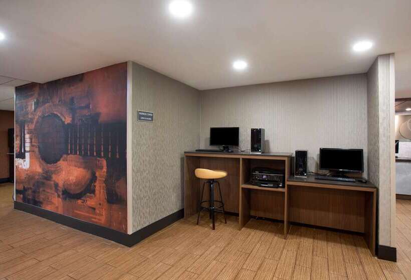 هتل Comfort Inn & Suites Nashville Downtown   Stadium