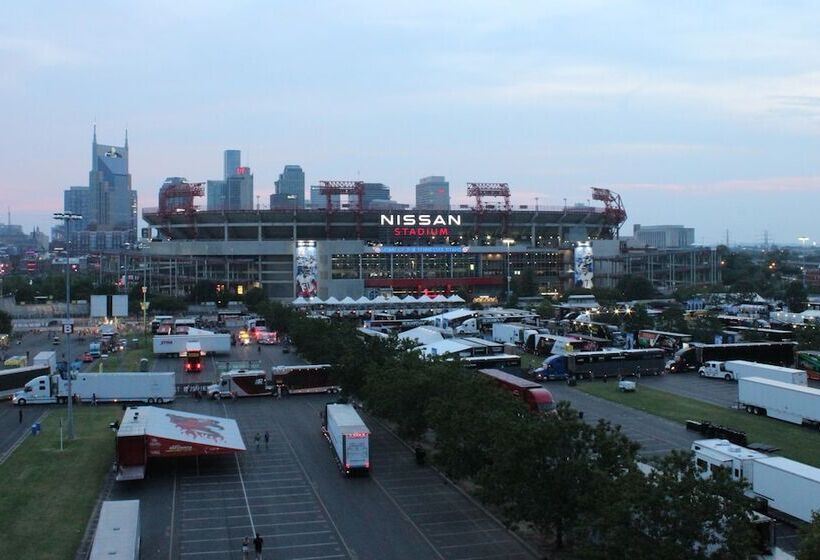 هتل Comfort Inn & Suites Nashville Downtown   Stadium