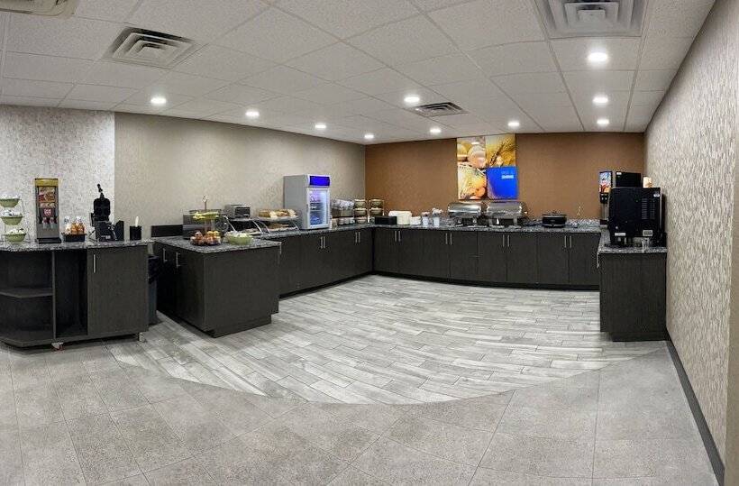 هتل Comfort Inn & Suites Nashville Downtown   Stadium