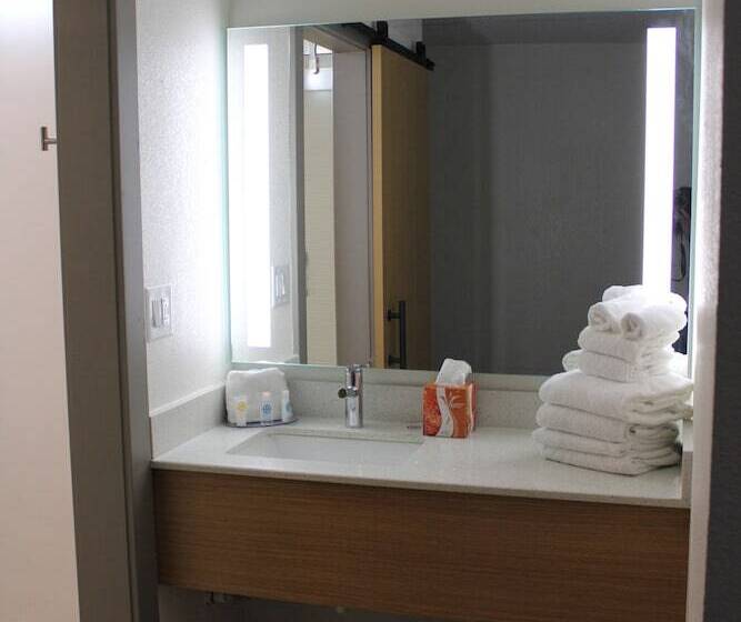 هتل Comfort Inn & Suites Nashville Downtown   Stadium