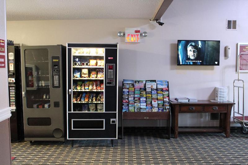 ホテル Coratel Inn And Suites Maple Grove