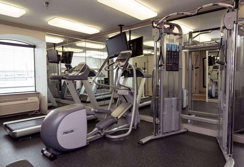 هتل Country Inn & Suites By Radisson, Metairie New Orleans , La