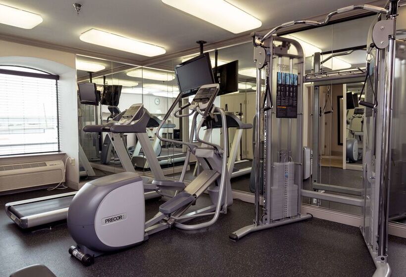 هتل Country Inn & Suites By Radisson, Metairie New Orleans , La