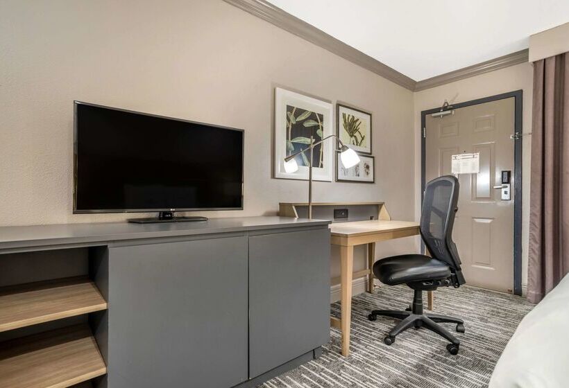 هتل Country Inn & Suites By Radisson, Metairie New Orleans , La