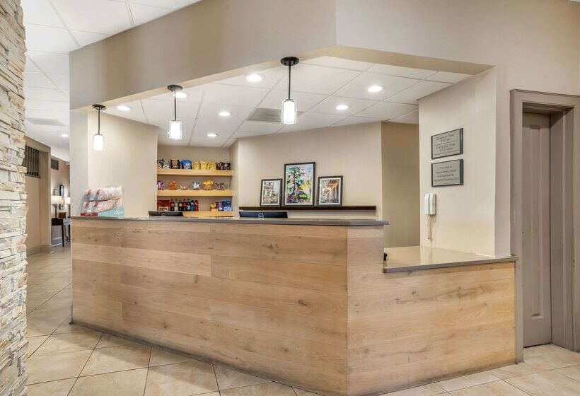 هتل Country Inn & Suites By Radisson, Metairie New Orleans , La
