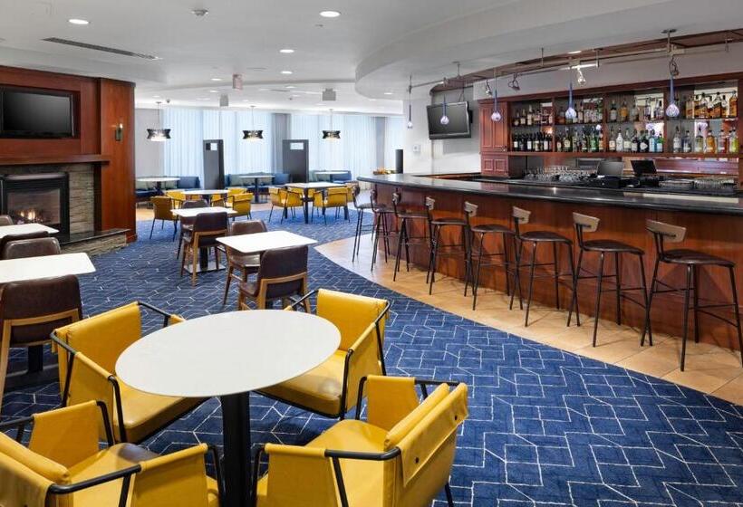 ホテル Courtyard Shelton