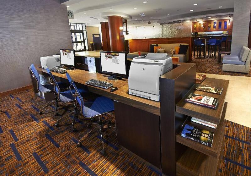 ホテル Courtyard Shelton