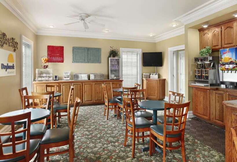 Отель Days Inn By Wyndham Branson/near The Strip