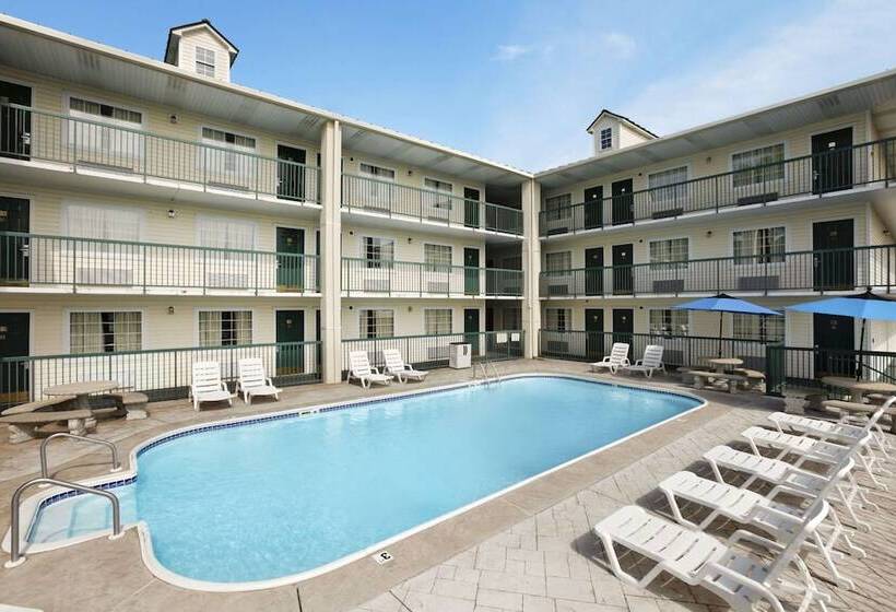 Отель Days Inn By Wyndham Branson/near The Strip