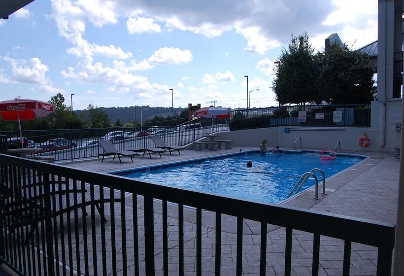 Отель Days Inn By Wyndham Branson/near The Strip