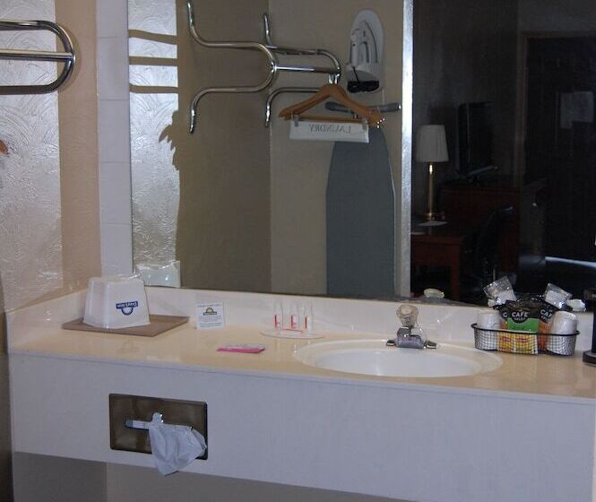 Отель Days Inn By Wyndham Branson/near The Strip