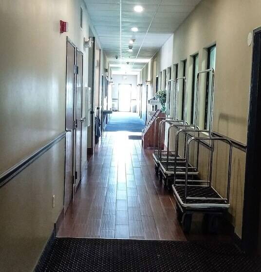 فندق Days Inn By Wyndham Collinsville St Louis