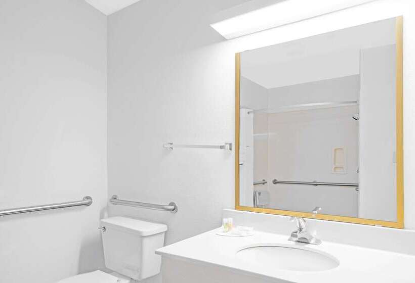 فندق Days Inn By Wyndham Lake Village