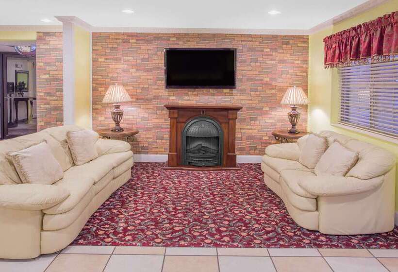 فندق Days Inn By Wyndham Lake Village