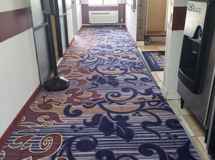 فندق Days Inn By Wyndham Lake Village