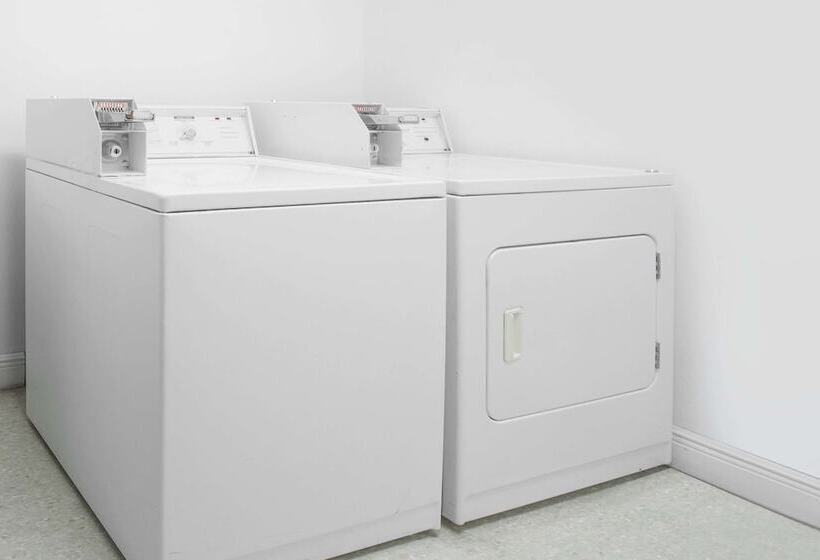 فندق Days Inn By Wyndham Lake Village