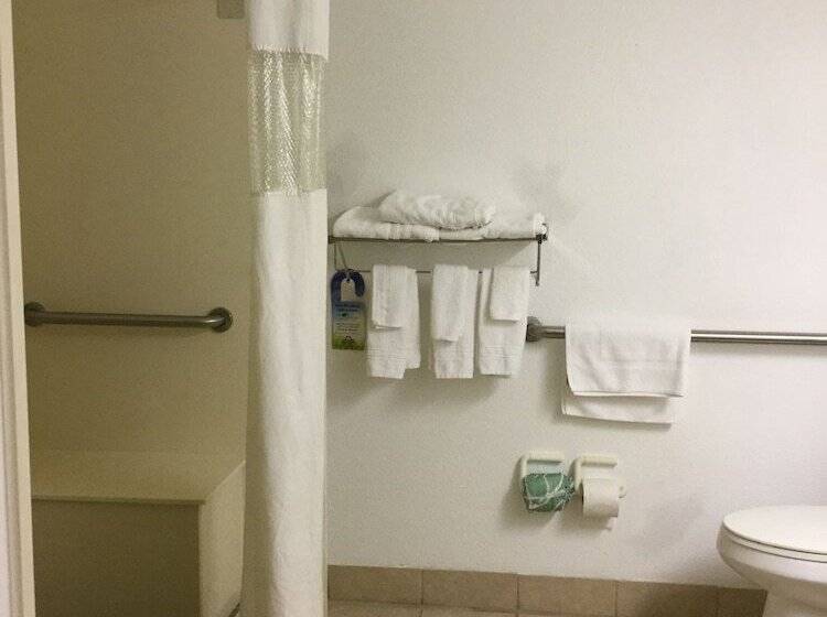 فندق Days Inn By Wyndham Lake Village