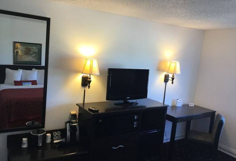 فندق Days Inn By Wyndham Lake Village