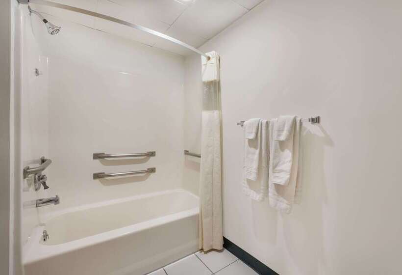 فندق Days Inn By Wyndham Osage Beach Lake Of The Ozarks