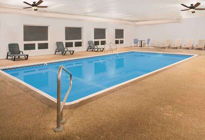 فندق Days Inn By Wyndham Osage Beach Lake Of The Ozarks