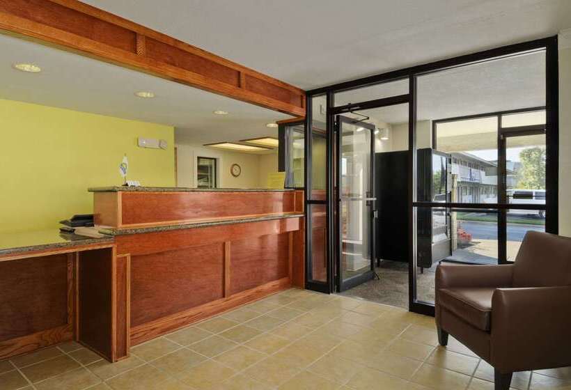 Отель Days Inn By Wyndham Overland Park/metcalf/convention Center