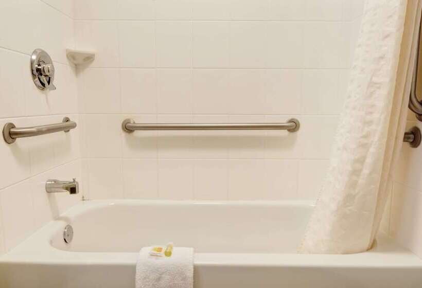 Отель Days Inn By Wyndham Overland Park/metcalf/convention Center