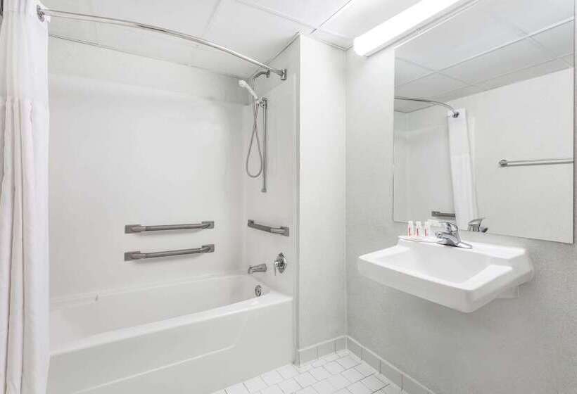 فندق Days Inn By Wyndham Royston