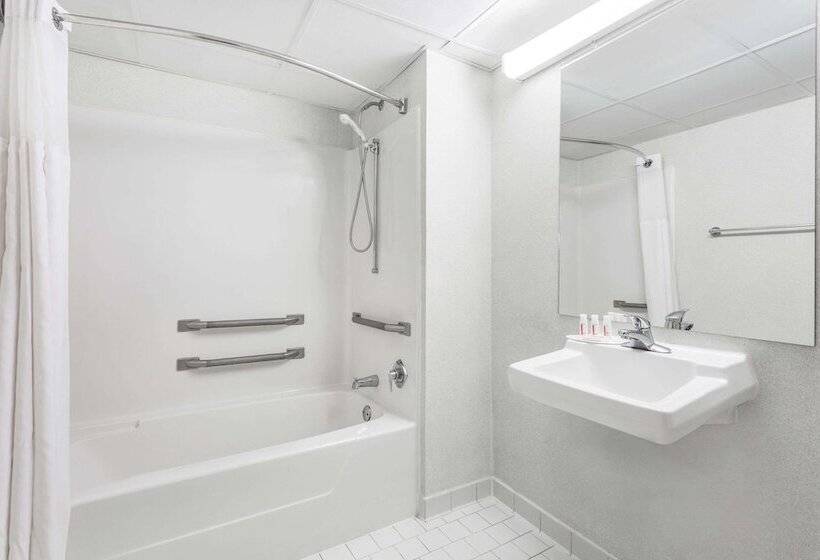 فندق Days Inn By Wyndham Royston